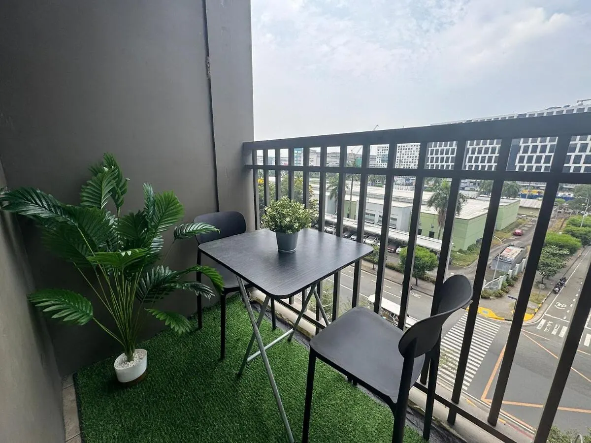 Beach Haven Condo In Moas Shore Resort Near Okada City Of Dreams Solaire Манила Филиппины